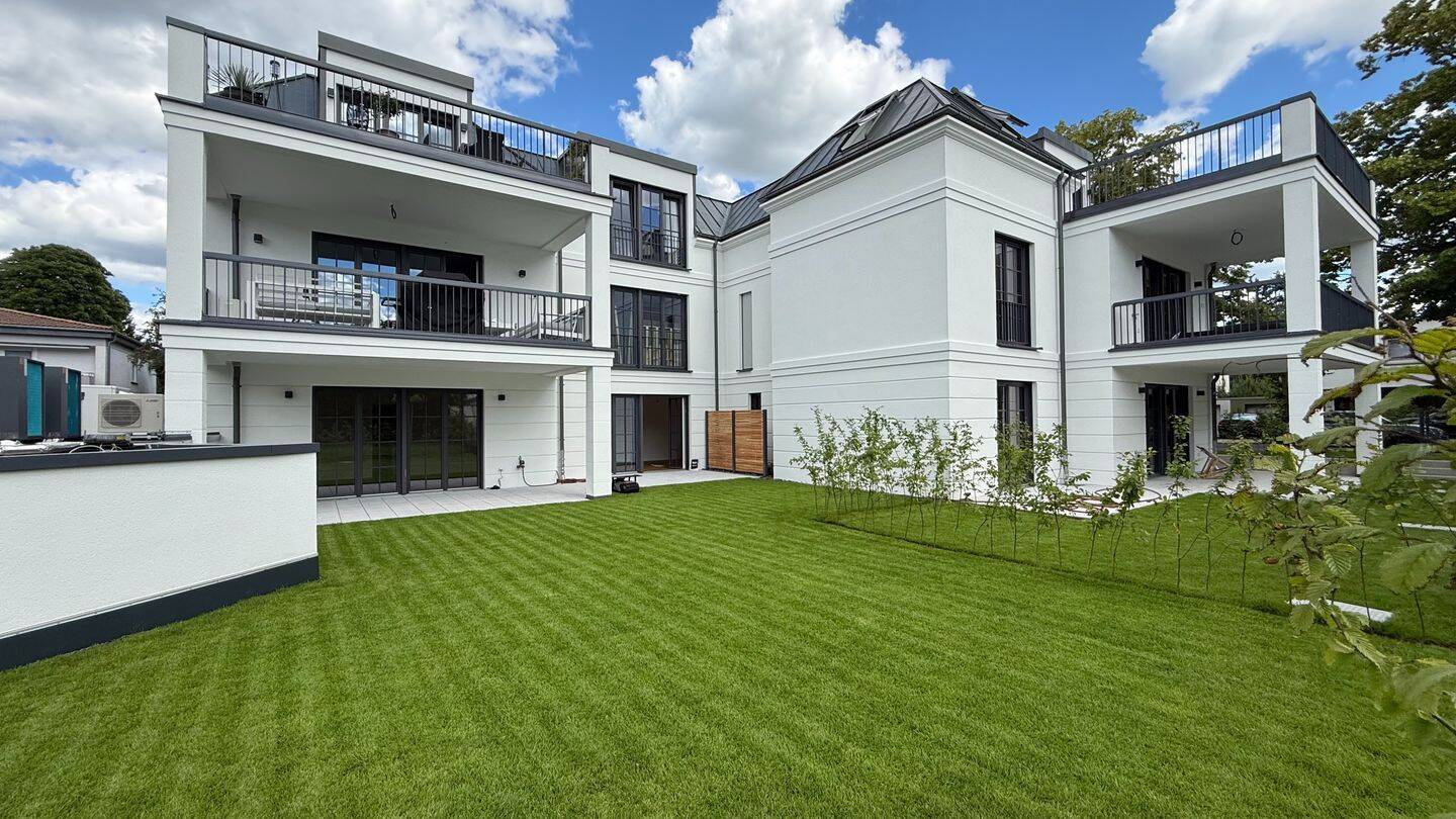 Ankommen und wohlfühlen: Erdgeschosswohnung in Bad Nauheim mit ca. 150 m² Garten & 33 m² Terrasse, 61231 Bad Nauheim