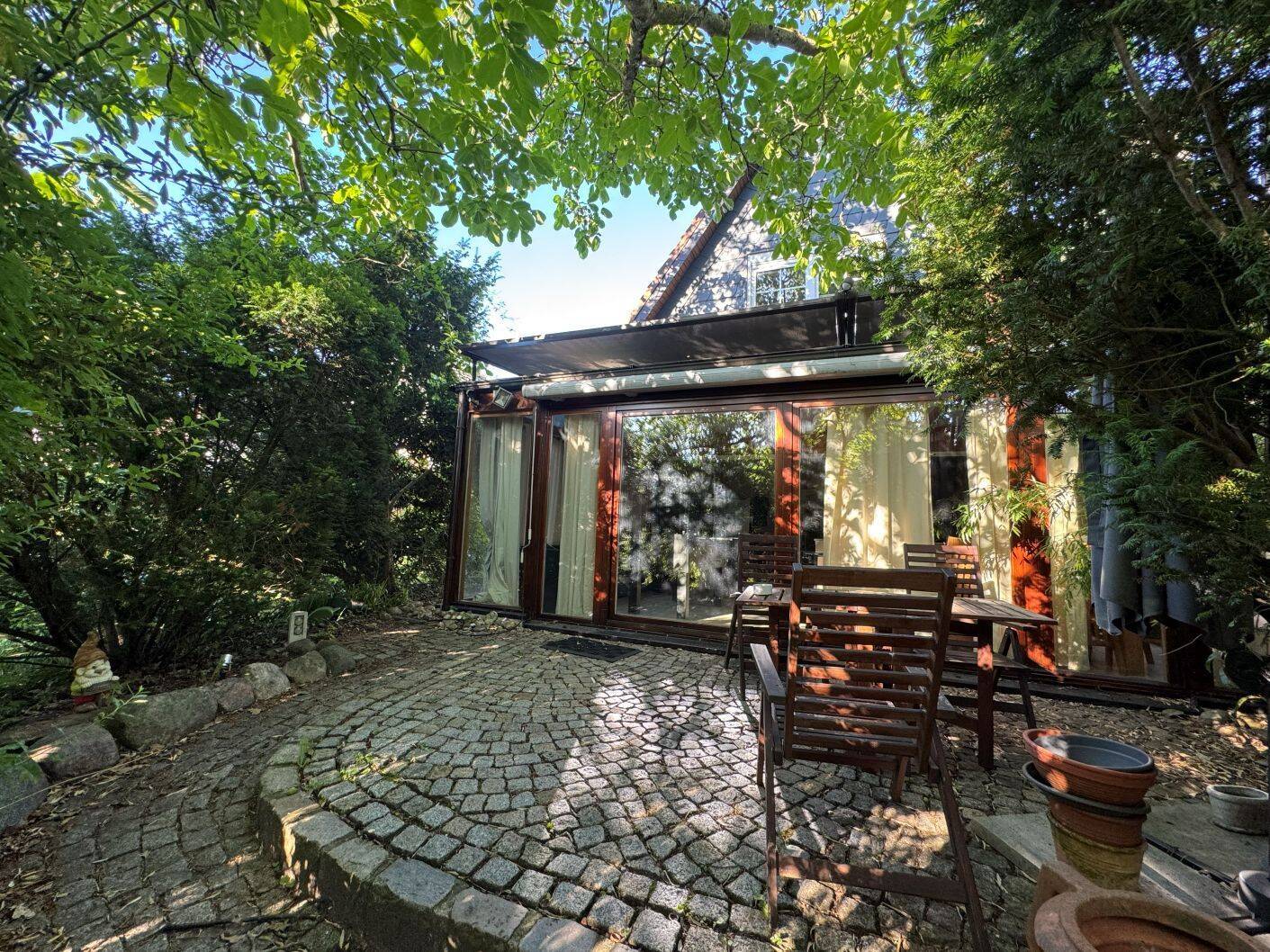 Stilvolles 6 Zimmer Haus mit viel Platz in Norderstedt-Garstedt, Garage + 2 Stellplätze – top gepflegt!, 22850 Norderstedt
