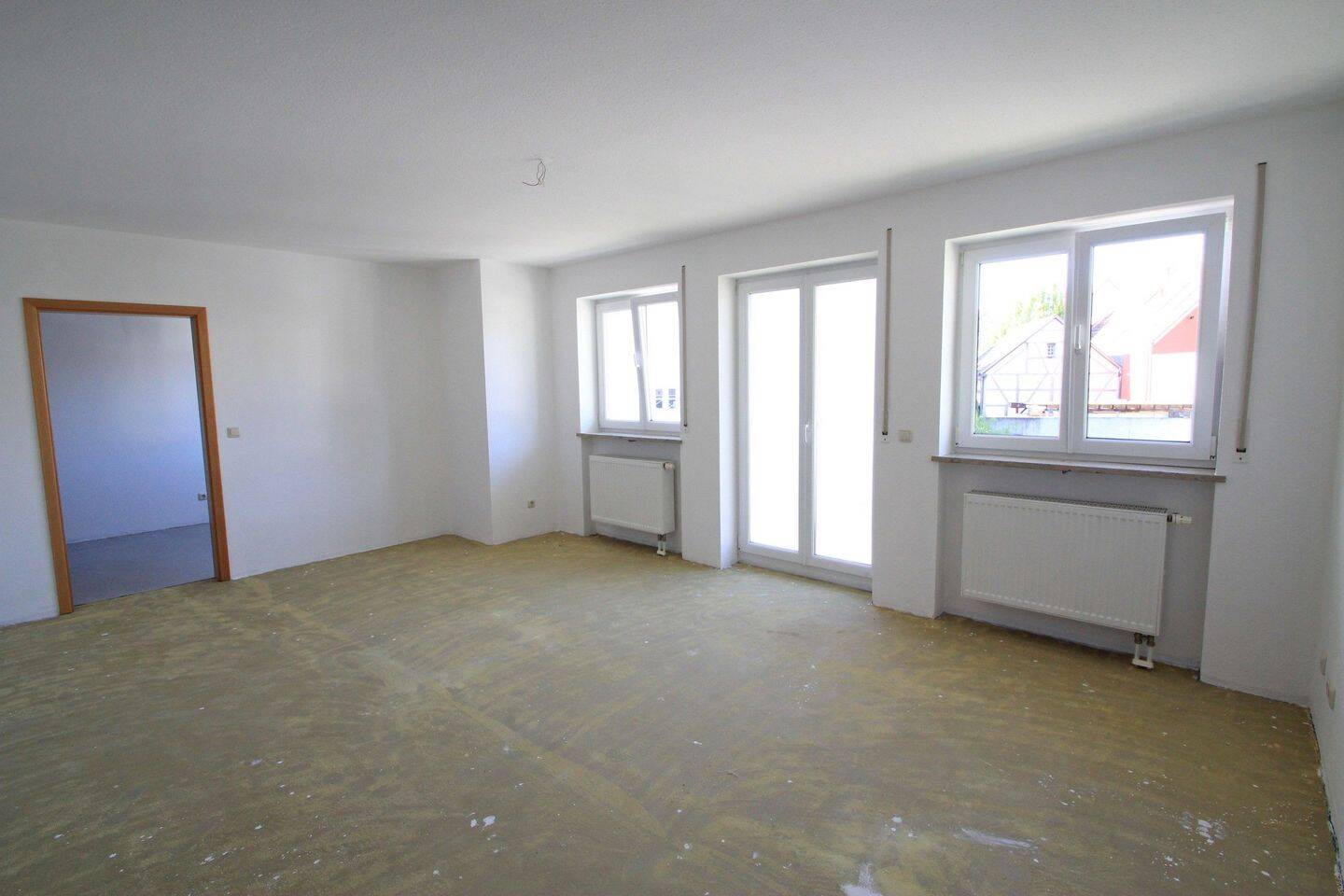 Direkt im Zentrum – 2-Zimmerwohnung mit TG-Stellplatz, 86381 Krumbach (Schwaben)