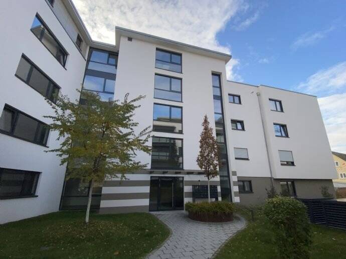 * Hochwertige 4,5-Zimmer-Wohnung mit Einbauküche und TG-Stellplatz *, 88662 Überlingen
