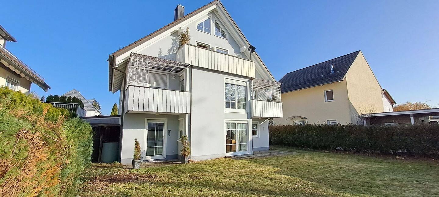 Bezugsfreie 3 Zi. Whg mit Balkon, EBK, Kachelofen in ruhiger Wohnlage von München Denning!, 81929 München (Bogenhausen Trudering-Riem)