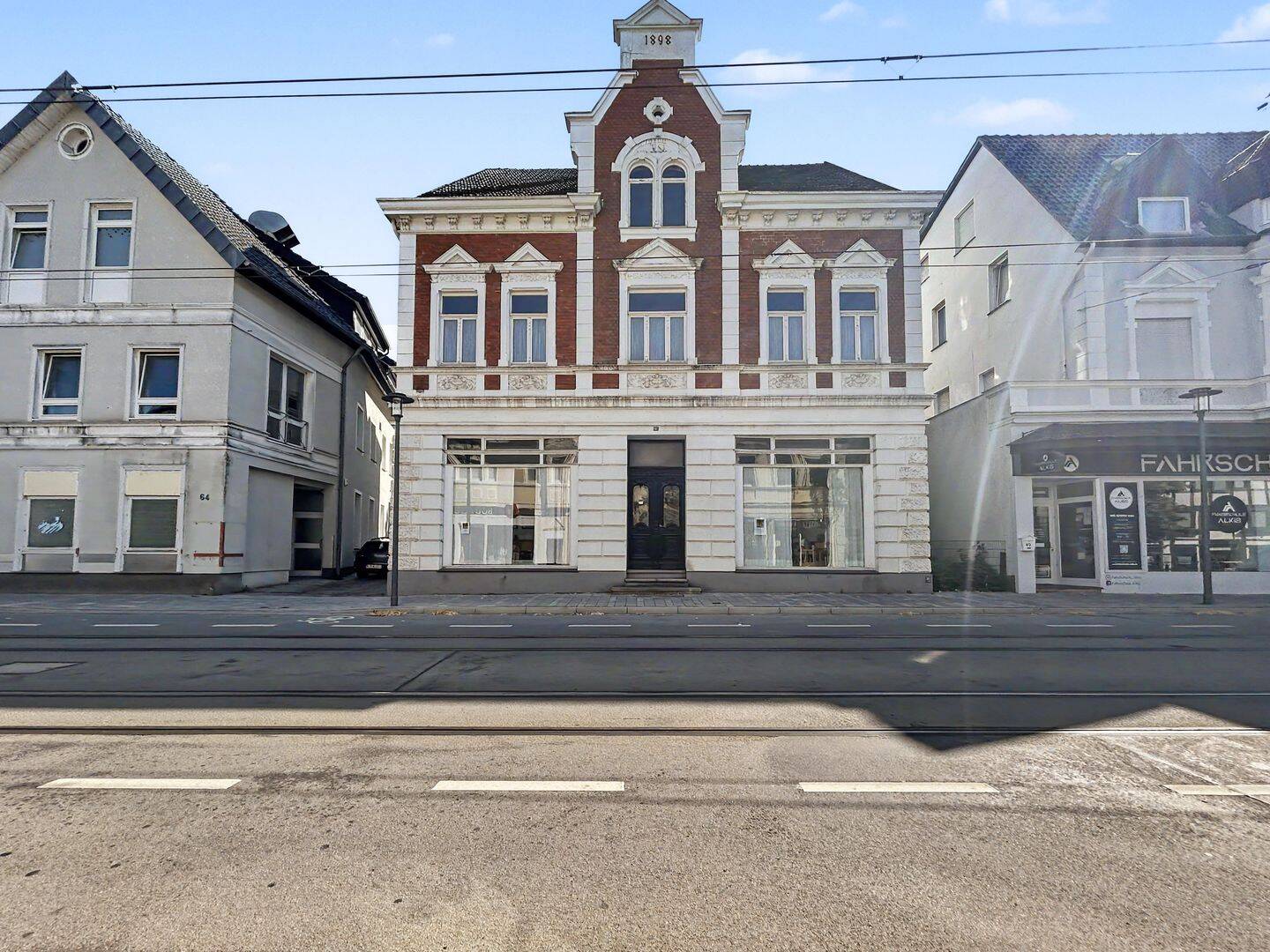 Einzigartige Möglichkeit – Wohn- und Geschäftshaus in Brackweder Bestlage, 33647 Bielefeld (Brackwede Senne Ummeln)