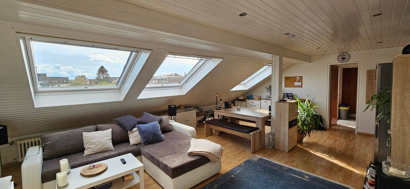 2-Zimmer-Dachgeschosswohnung in Mannheim-Neckarau, Katharinenstraße, 68199 Mannheim (Almenhof Neckarau)