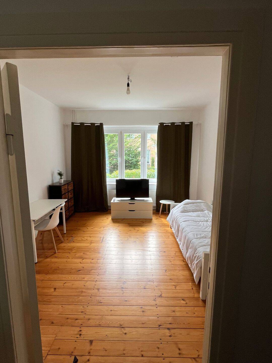 Möbliertes 18 m² Zimmer in ruhiger Lage nahe Weißensee & Prenzlauer Allee, 13086 Berlin (Pankow Weißensee)