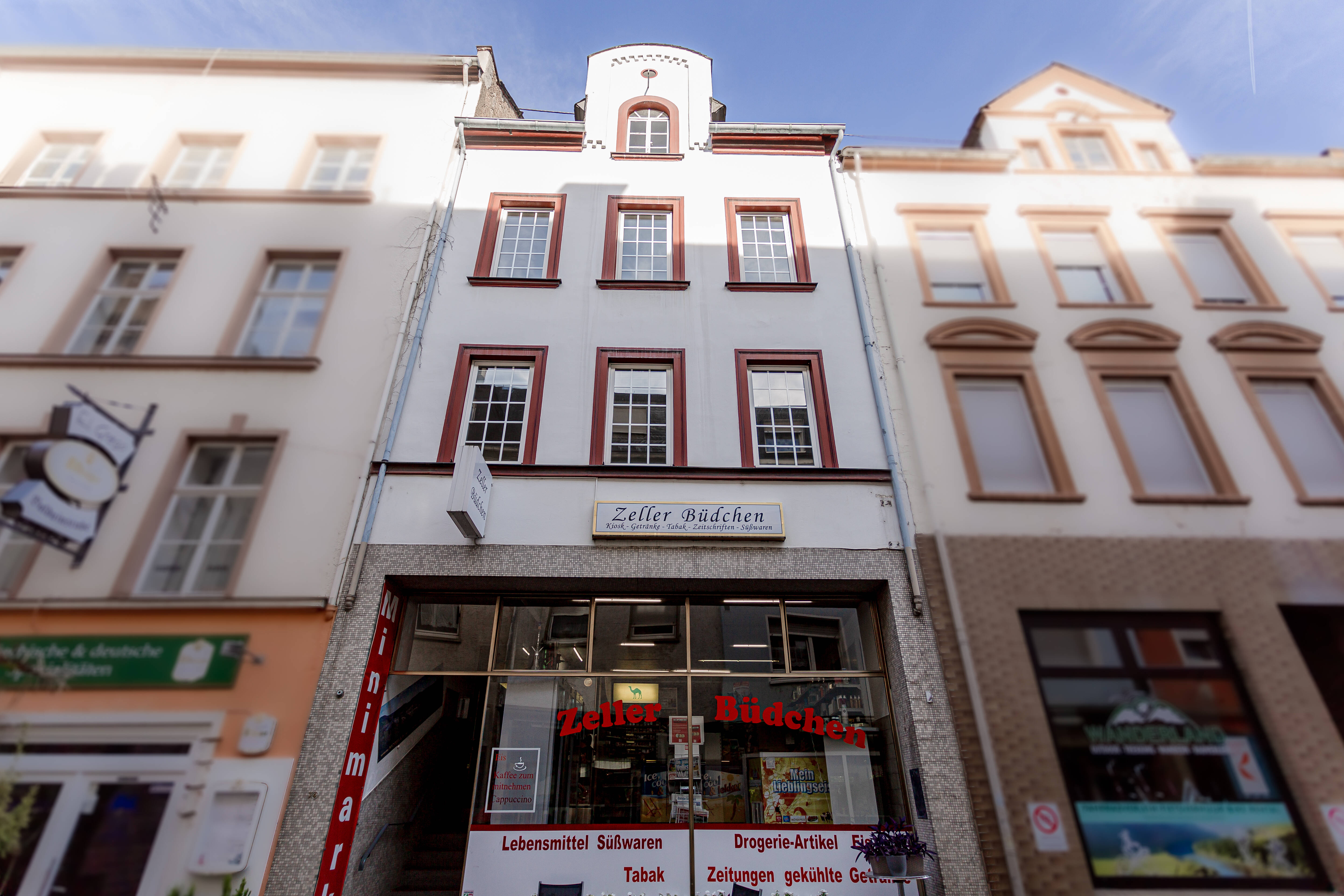 Zwei Stadthäuser mit Geschäftseinheit und Innenhof inmitten der Fussgängerzone von Zeller Altstadt, 56856 Zell (Mosel)