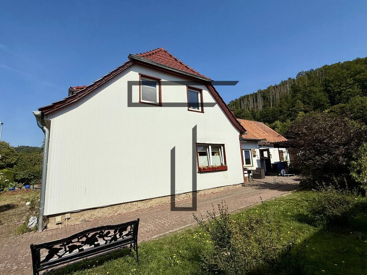 Doppelhaushälfte mit großem Grundstück in 37445 Walkenried OT Wieda, 37445 Walkenried (Wieda)