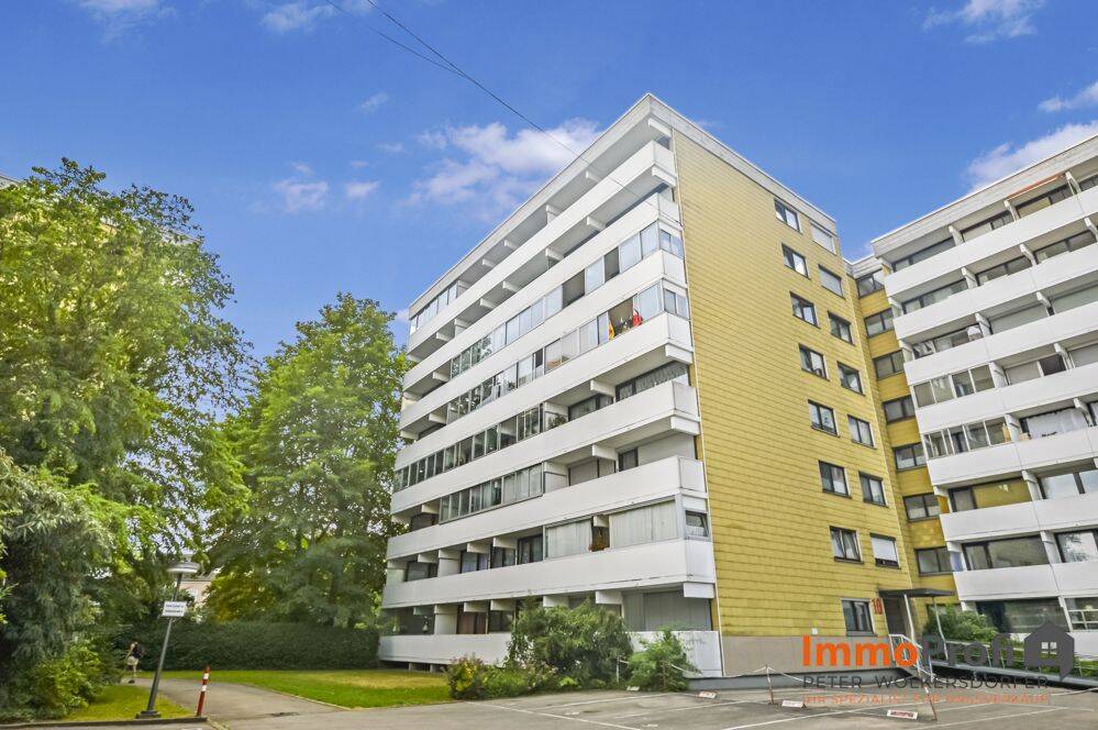 Großzügige, helle 4 ZKB-Wohnung mit zwei Balkonen u. TG-Stellplatz in begehrter Lage in Hochzoll-Süd, 86163 Augsburg (Hochzoll)