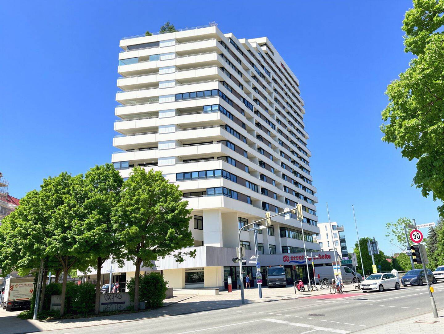 Sofort frei: Schicke 3-Zimmer Wohnung mit 2 Loggien in bester Lage von Neu-Ulm, 89231 Neu-Ulm