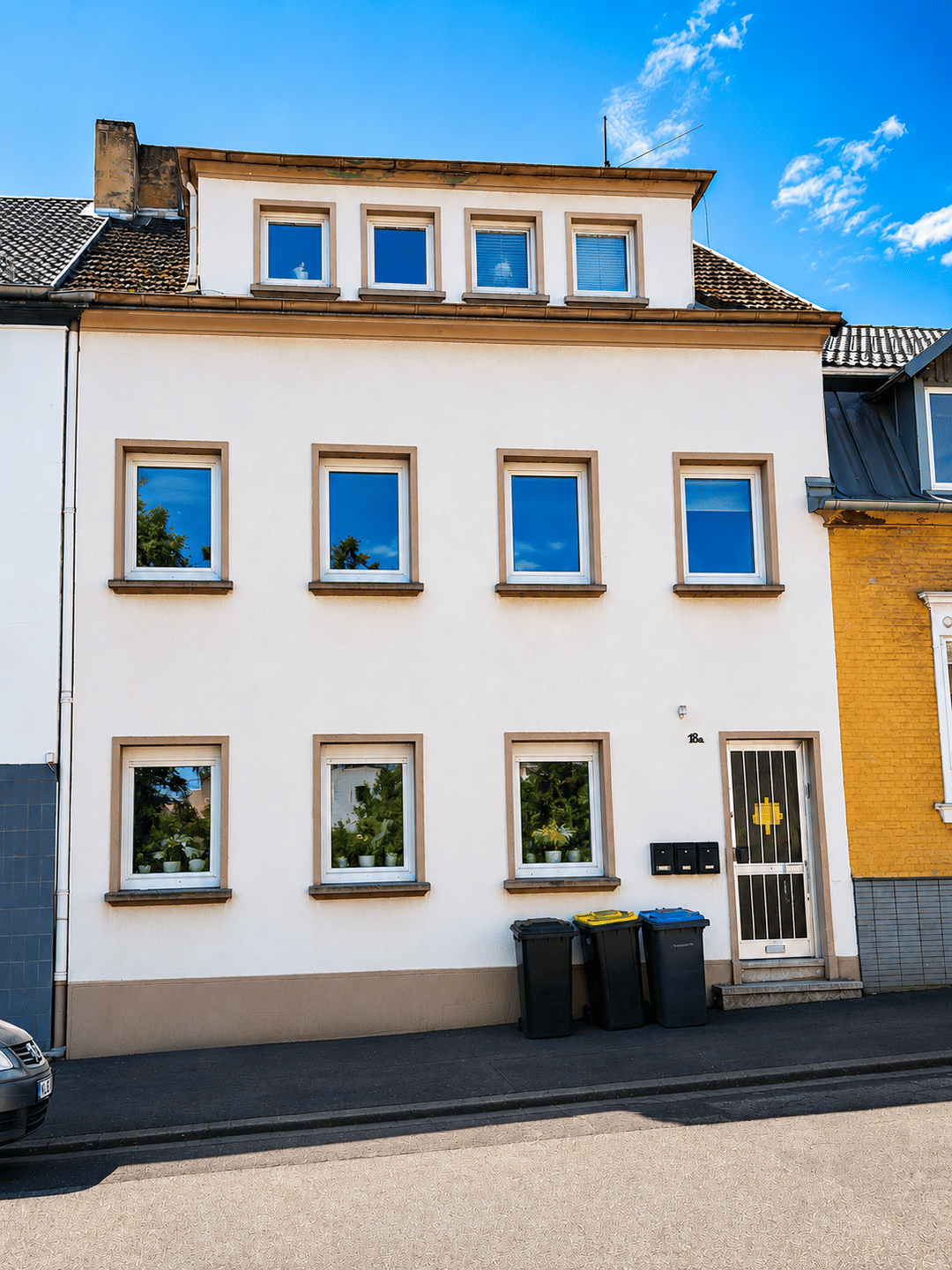 Wohn- und Anlageobjekt in Völklingen – Mehrfamilienhaus mit 3 Wohneinheiten, 66333 Völklingen