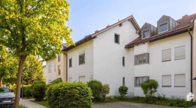 2-Zimmer-Wohnung mit EBK und Balkon in schöner Grünlage von Rosenheim, 83026 Rosenheim (Aising Happing Pang Süd)