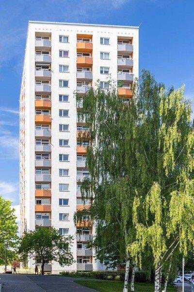 Sanierte 3 Raumwohnung mit Balkon mit guter Anbindung (WBS), 1169 Dresden