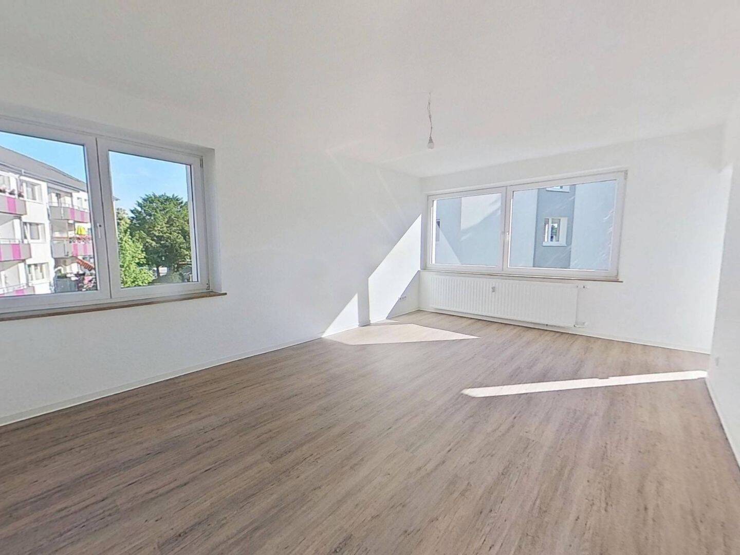 Helle 3-Zimmer-Wohnung mit sonnigem BALKON und modernem Tageslichtbad, 33649 Bielefeld (Brackwede Holtkamp Quelle Ummeln)
