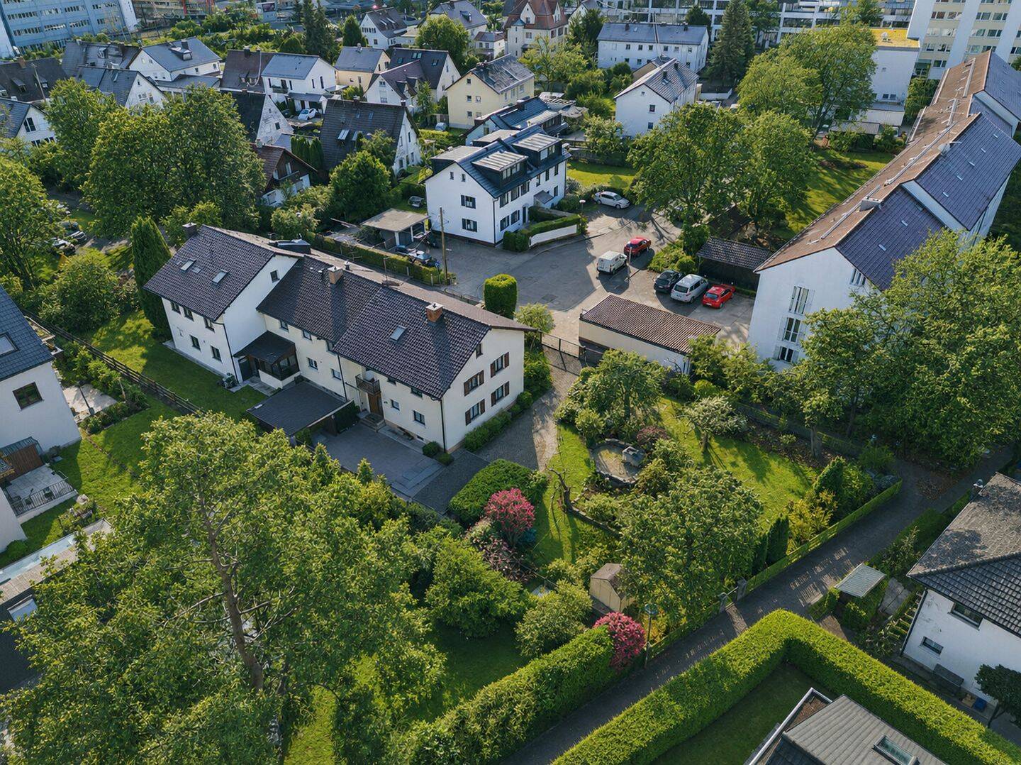 Großzügiges Grundstück mit Straßenerschließung und Entwicklungspotenzial nach § 34 BauGB., 85774 Unterföhring