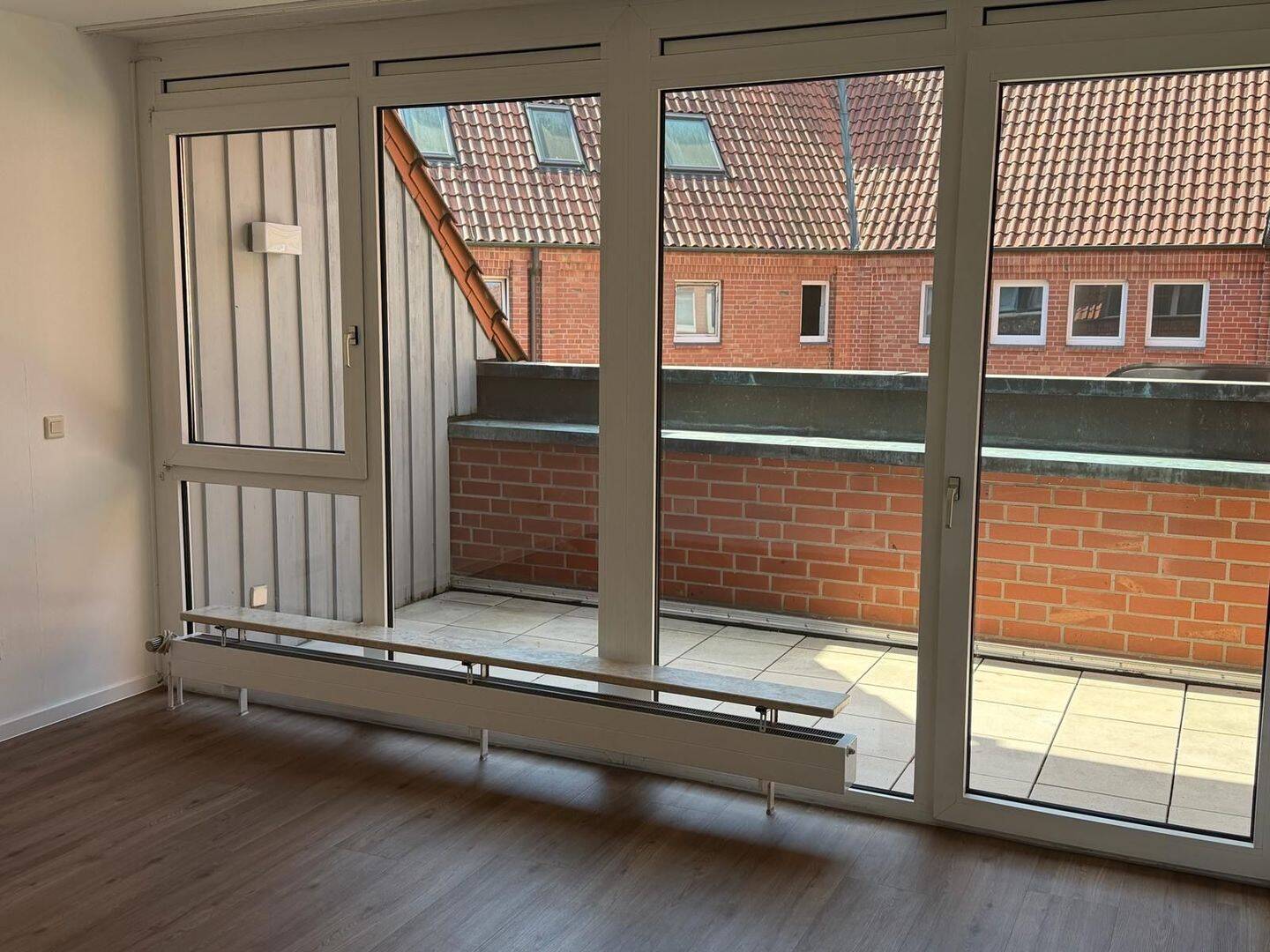 Urban wohnen im Herzen von Ibbenbüren – helle Dachgeschosswohnung mit Süd-Loggia, 49477 Ibbenbüren