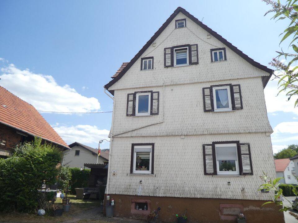 Zweifamilienhaus in Fürth mit vielseitigen Möglichkeiten zur Neuplanung!, 64658 Fürth