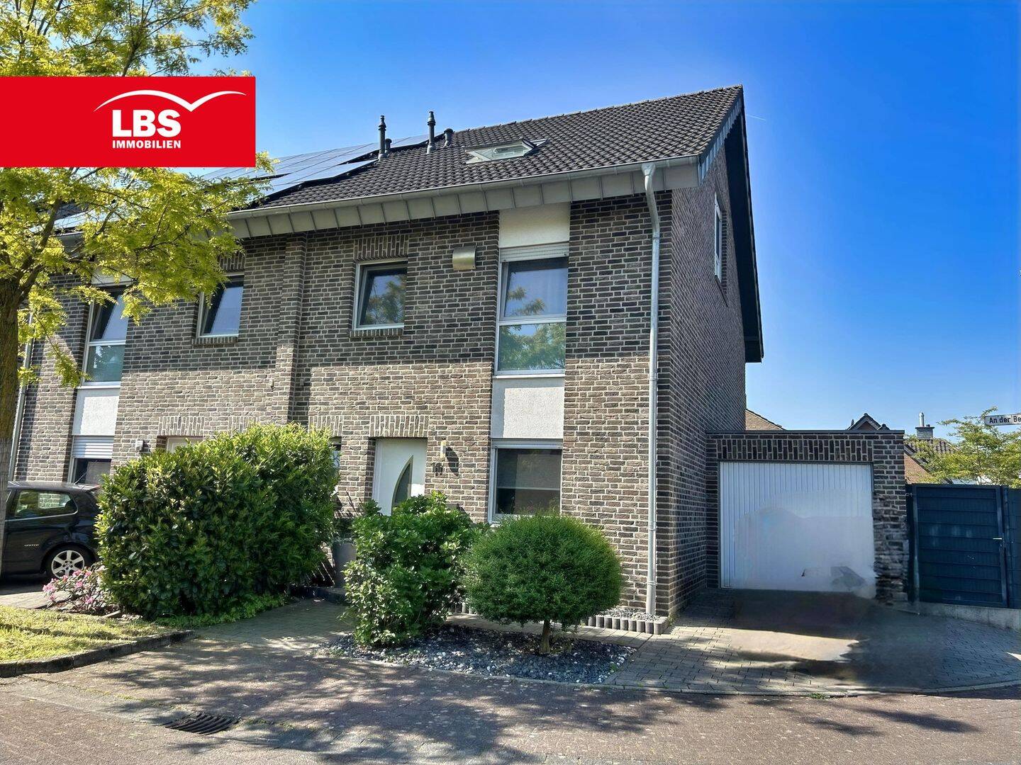 Neuwertige und energieeffiziente Doppelhaushälfte BJ.2010 !, 47807 Krefeld (Dießem/Lehmheide Fischeln)