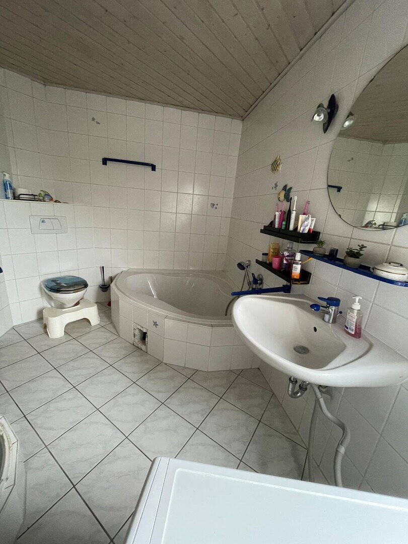 Großzügige Maisonette-Wohnung mit 136 m² Wohnfläche, Kamin, Balkon und Innenhof, 55546 Pfaffen-Schwabenheim
