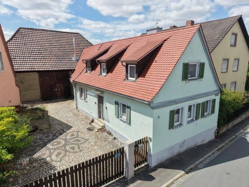 Einfamilienhaus mit Scheune und ausbaufähigem Dachgeschoss im Anbau, 97355 Rüdenhausen