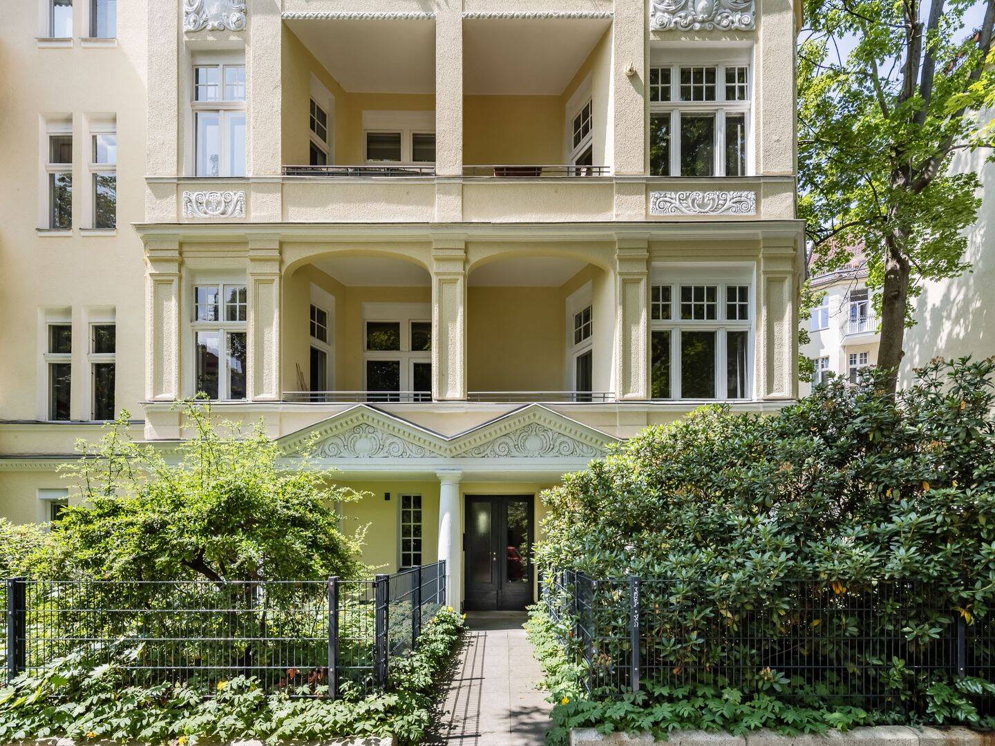 Lichtdurchflutete Altbauwohnung mit Balkon im Herzen des Rheingauviertels, 12161 Berlin (Steglitz-Zehlendorf Friedenau Steglitz)