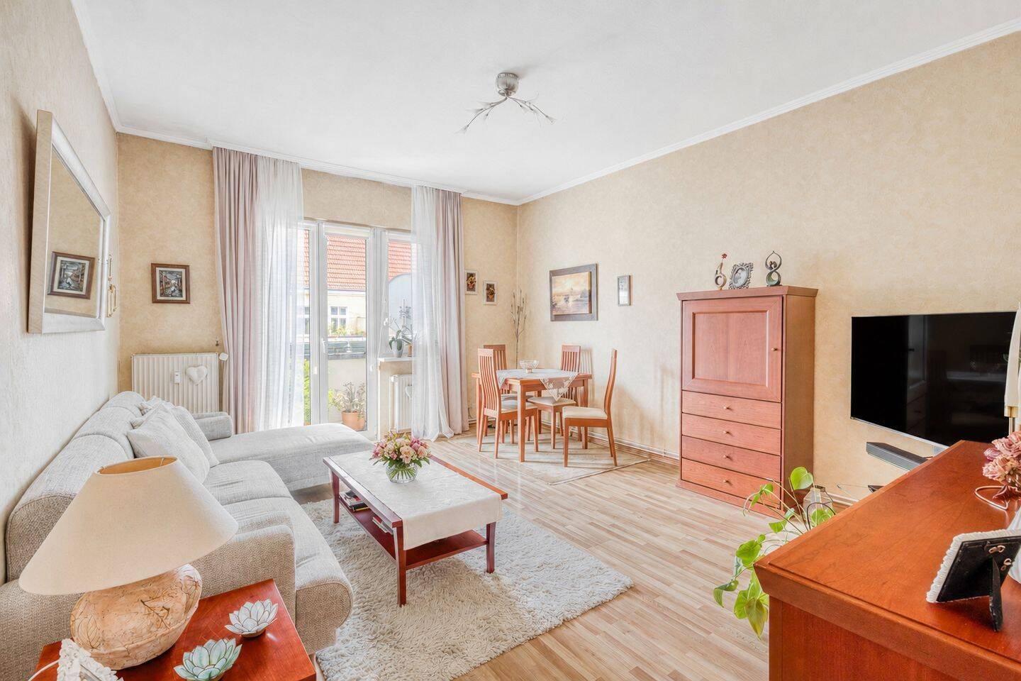 Gepflegte und gut geschnittene 4-Zimmer-Wohnung nahe Schlosspark, 10589 Berlin (Charlottenburg-Wilmersdorf Charlottenburg Kolonie Gerickes Hof)