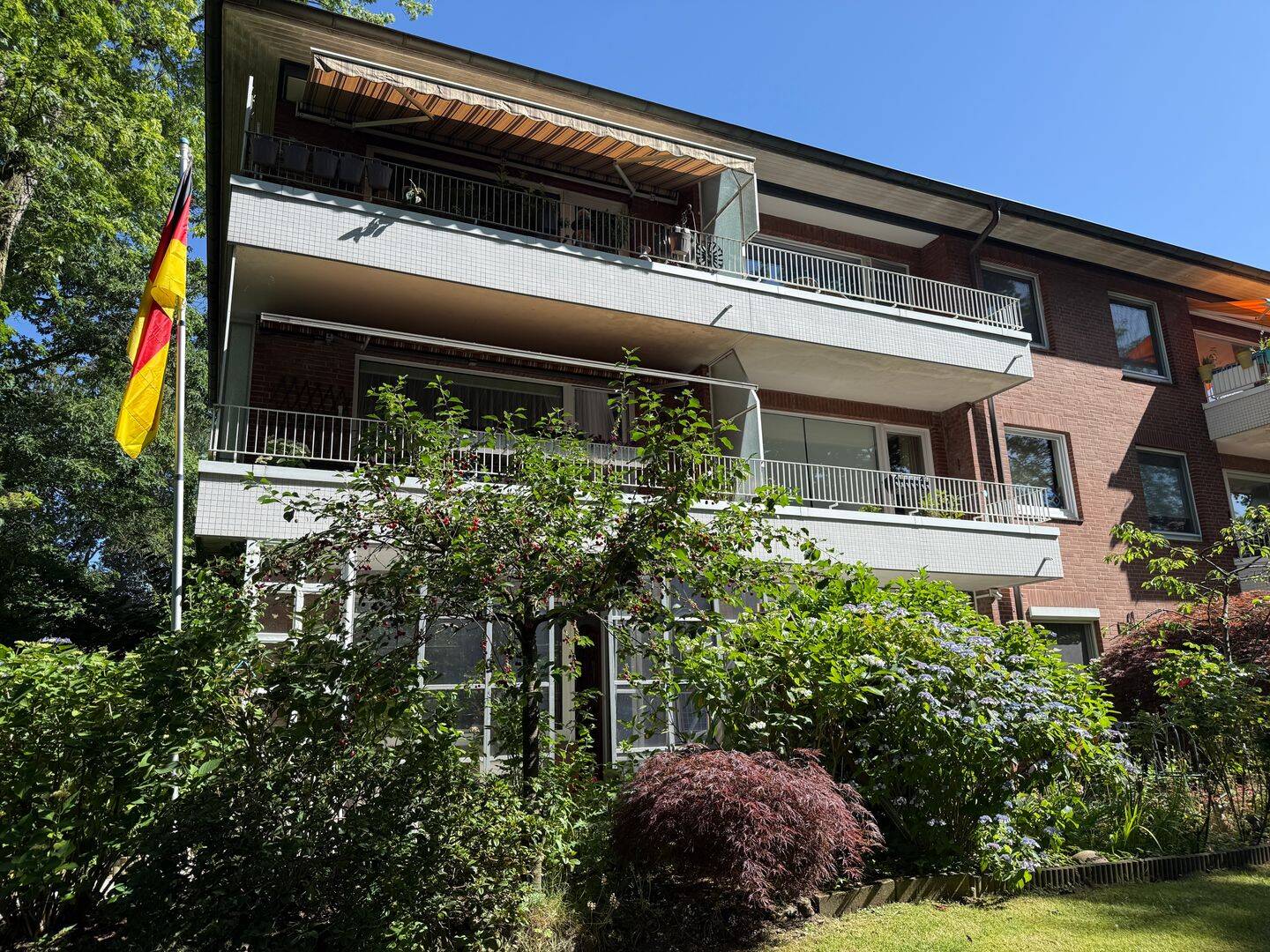Am Hagenbecks Tierpark – 3 Zi. Whg. mit Terrasse und TG Stellplatz, 22527 Hamburg (Eimsbüttel Eidelstedt Lokstedt Stellingen)