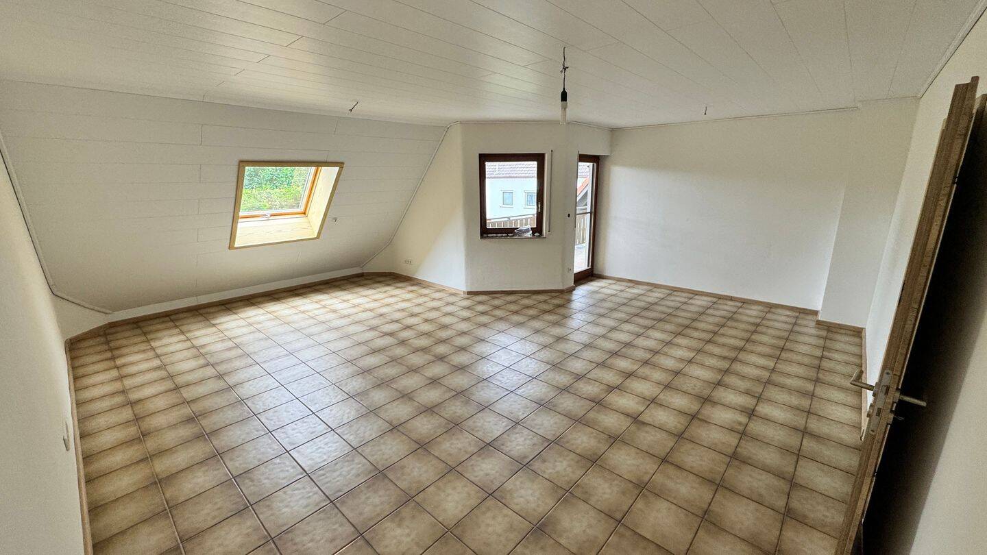 Helle 3-Zimmer-Wohnung mit großem Balkon in Fürth-Burgfarrnbach, 90768 Fürth