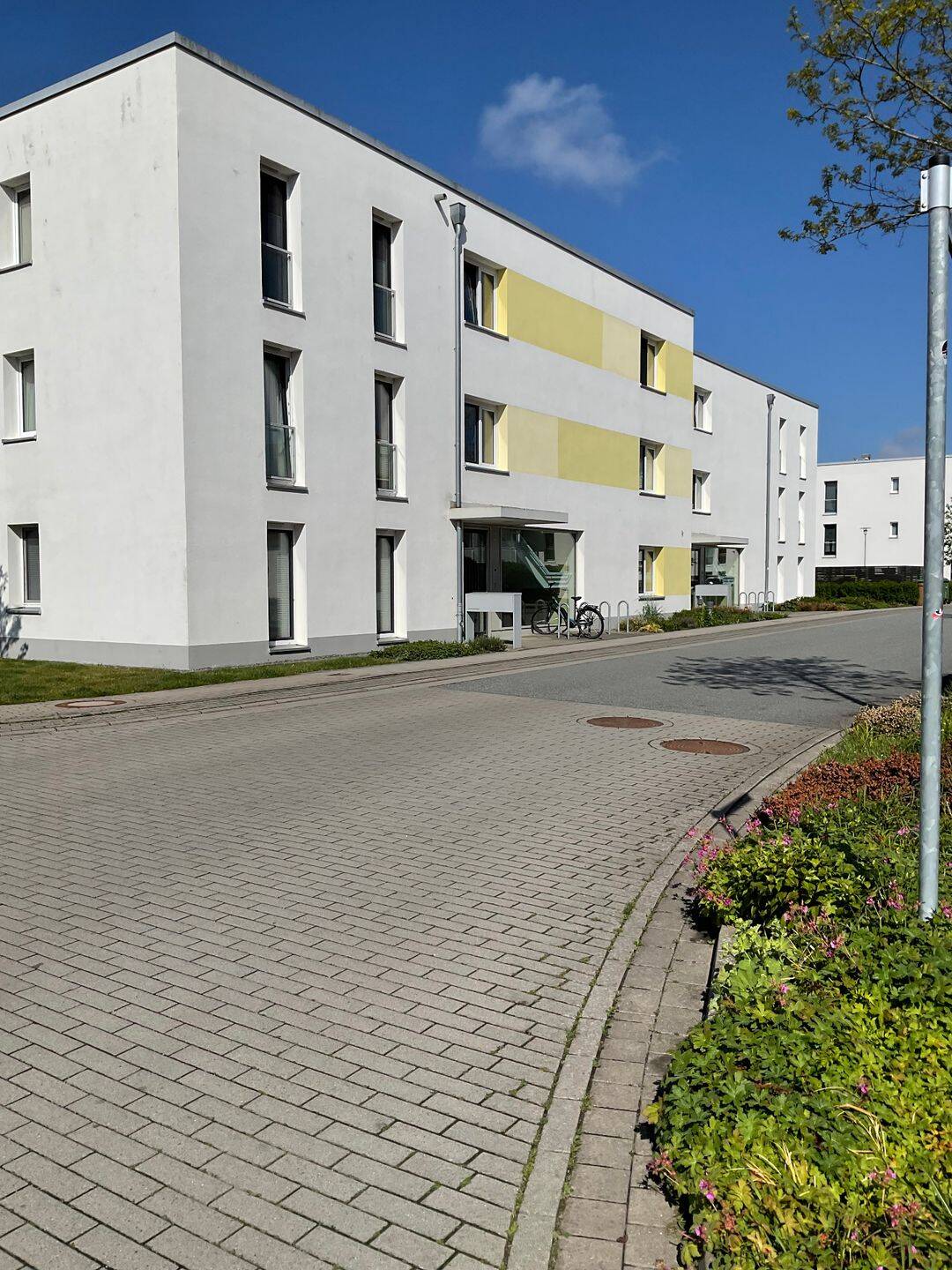 2 Zimmer im Erdgeschoss mit Terrasse in Husum, 25813 Husum