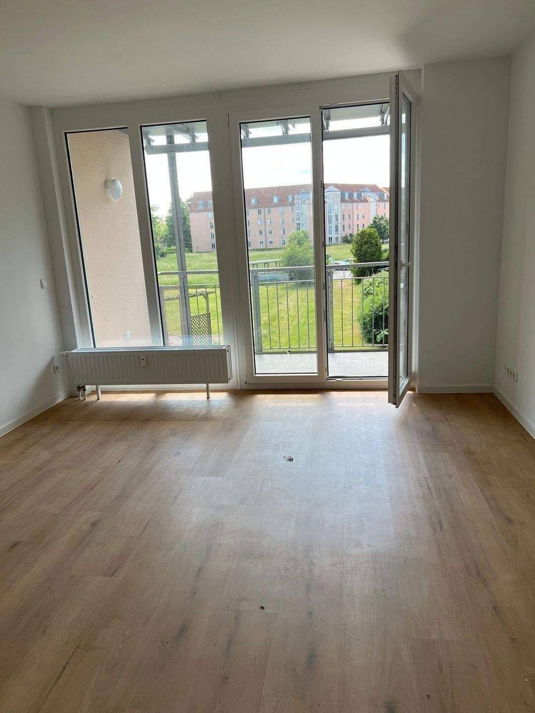 Kaufen ist hier günstiger als mieten! Bezugsfrei, super renoviert, 3-Zi, 1. OG, Balkon, Gäste-WC, 1. OG, grün gelegen., 16727 Velten