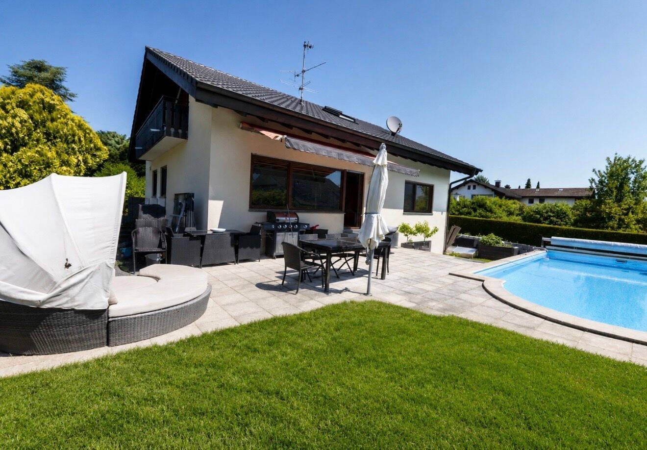 Wohnen mit Lebensqualität – Familienhaus mit Pool in attraktiver Lage, 78343 Gaienhofen