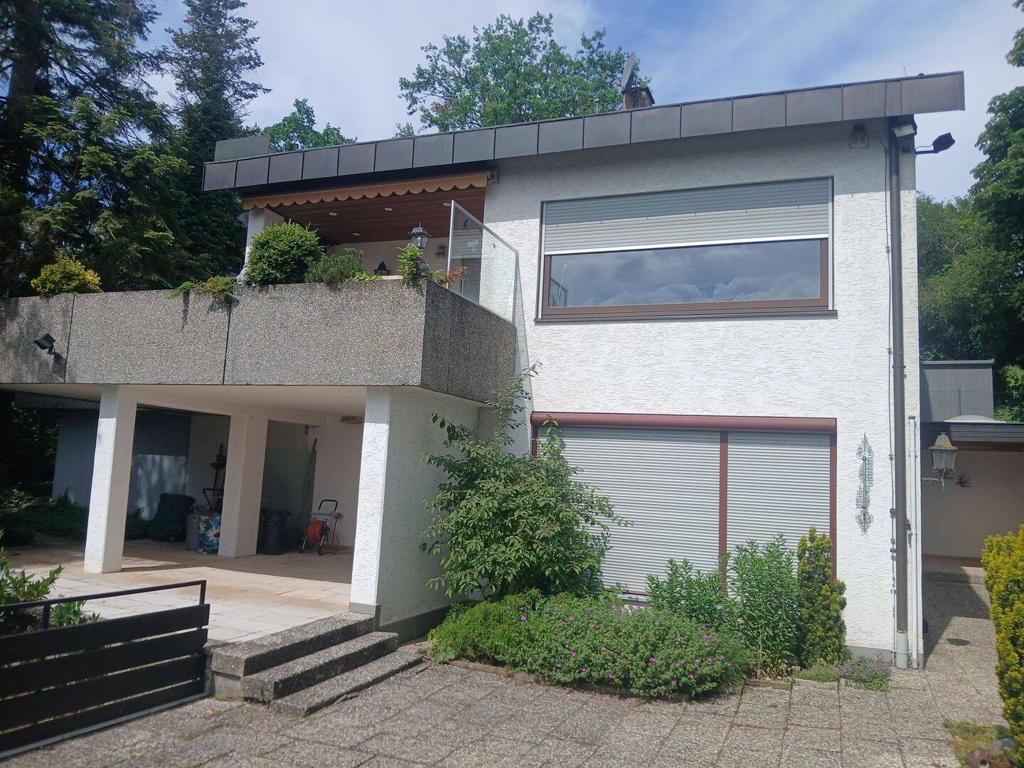 Exklusives Einfamilienhaus auf großem, terrassenförmig angelegtem Grundstück mit traumhaftem Ausblick in einzigartiger Lage von Fürth Vach, 90768 Fürth