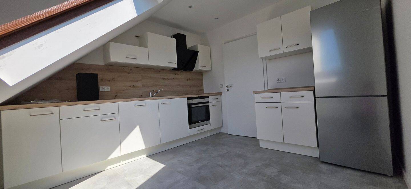 Sanierte Dachgeschosswohnung mit Klimagerät in Idar-Oberstein, 55743 Fischbach
