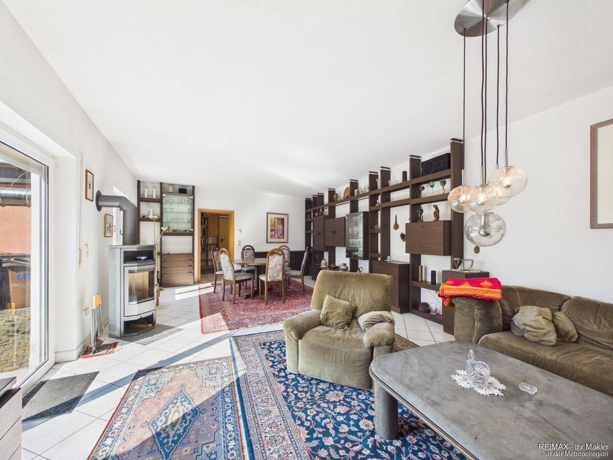 Viel Platz für Ihre Ideen – Charmantes Wohnhaus mit 10 Zimmern, Werkstatt, Garage und Garten, 91443 Scheinfeld