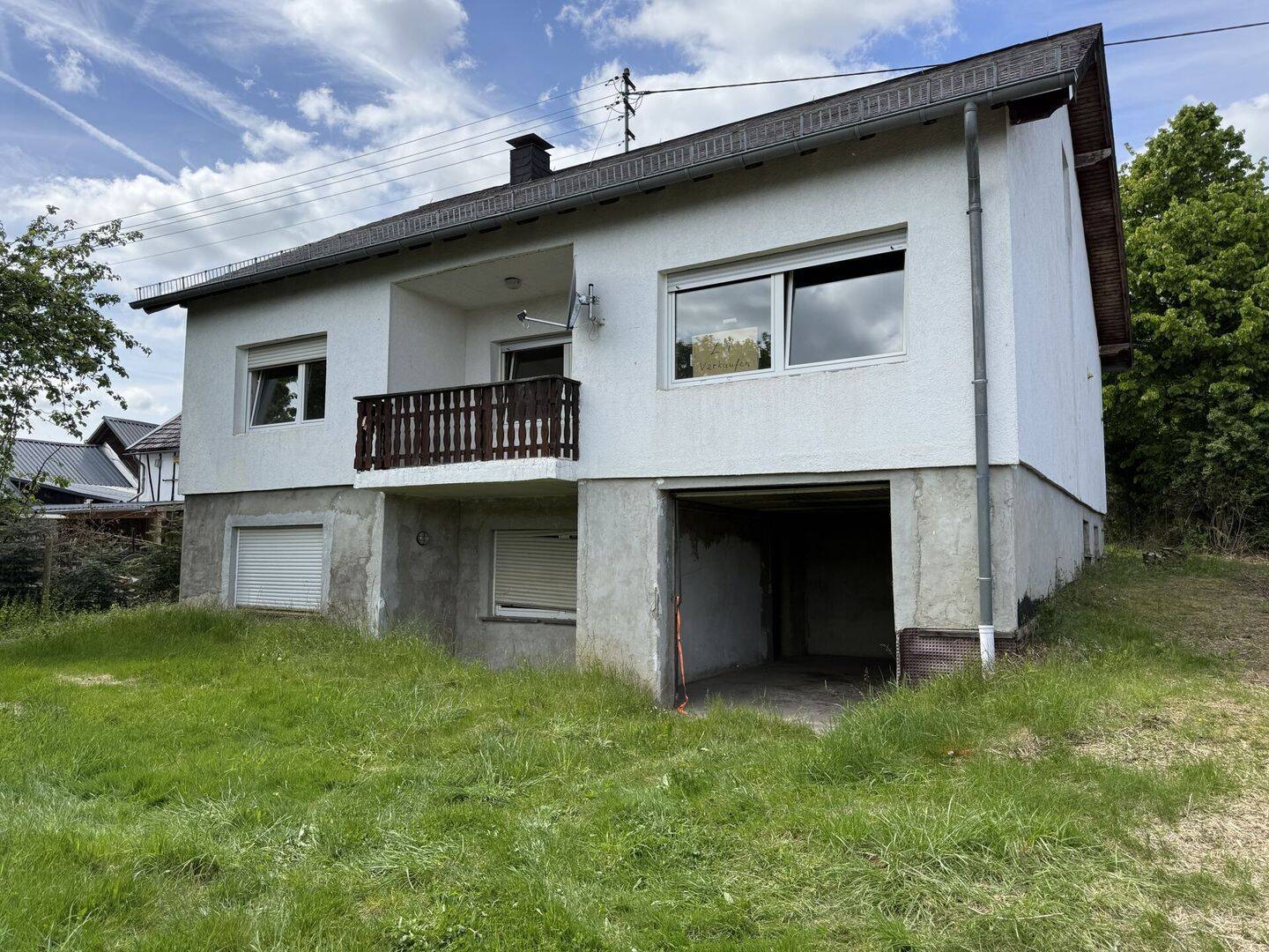 Erwecken Sie dieses sanierungsbedürftige Einfamilienwohnhaus in der Gemarkung Ditscheid aus seinem Dornröschenschlaf!, 56729 Ditscheid