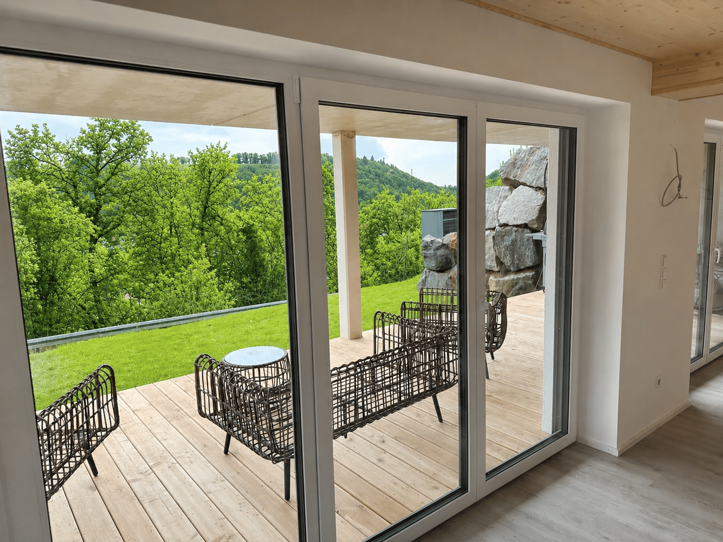 *Erstbezug*  Moderne Wohnung mit separatem Eingang, großer Terrasse und Gartenanteil, 79780 Stühlingen
