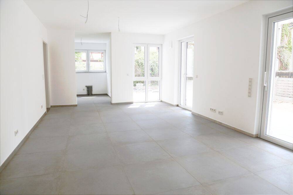 Trier-City Nähe HBF hochwertige 2-Zimmer-Wohnung 82 qm Wohnfläche mit Sonnenterrasse und TG-Stellplatz ab 01.08.26 zu vermieten, 54295 Trier