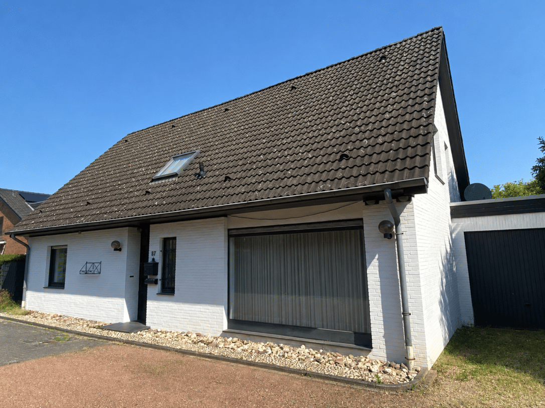 KR-Traar – Freistehendes, gepfl. EFH mit über 170 m² Wfl. auf ca. 1.000 m² Traumgrundstück, 47802 Krefeld