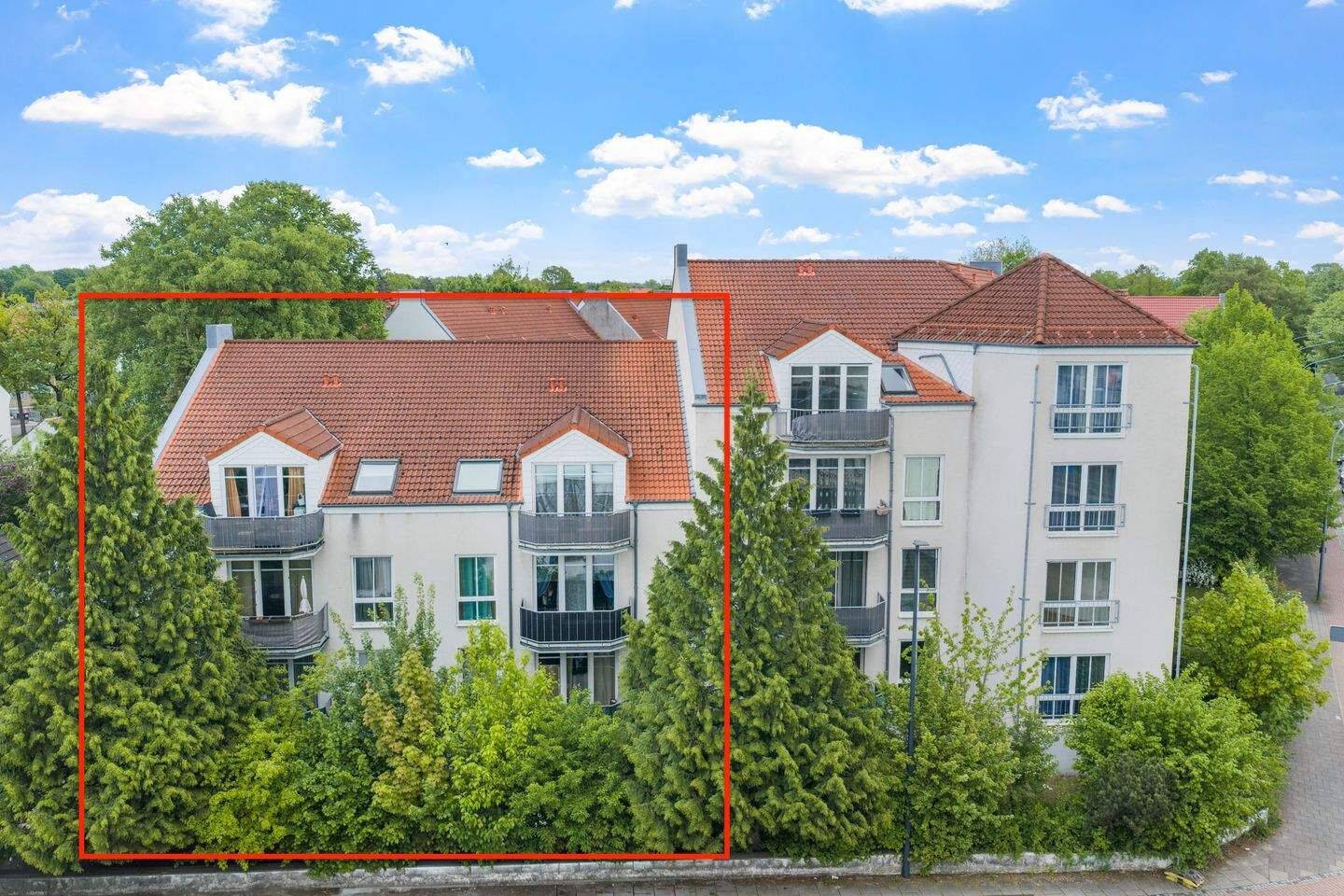 Provisionsfreies Mehrfamilienhaus mit 12 Wohnungen und Tiefgarage im Bremer Norden!, 28755 Bremen (Aumund-Hammersbeck Blumenthal Fähr-Lobbendorf Vegesack)