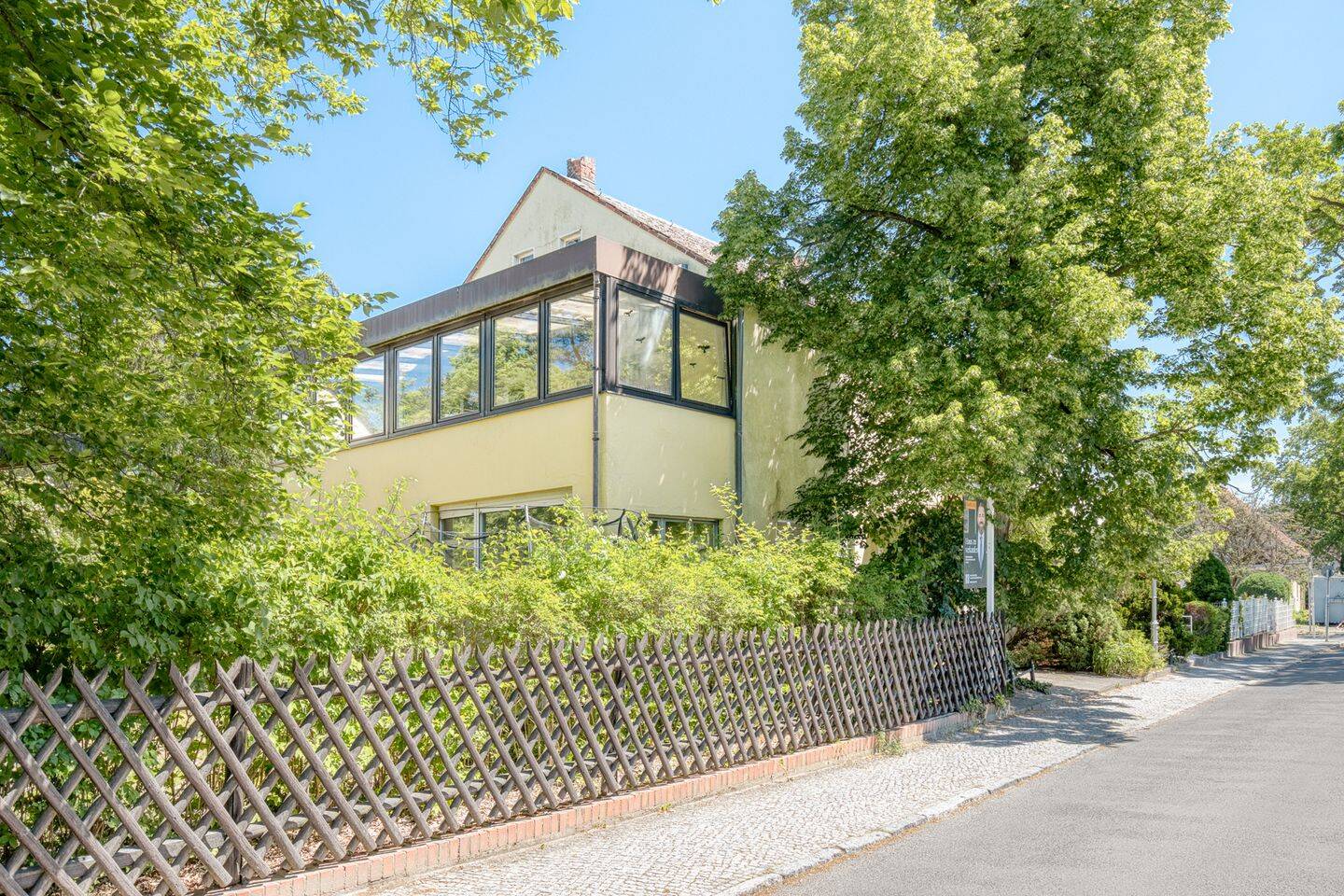 Rarität in der Siedlung Eichkamp: Doppelhaushälfte auf Eckgrundstück mit außergewöhnlichem Potenzial, 14055 Berlin (Charlottenburg-Wilmersdorf Charlottenburg Grunewald Westend)