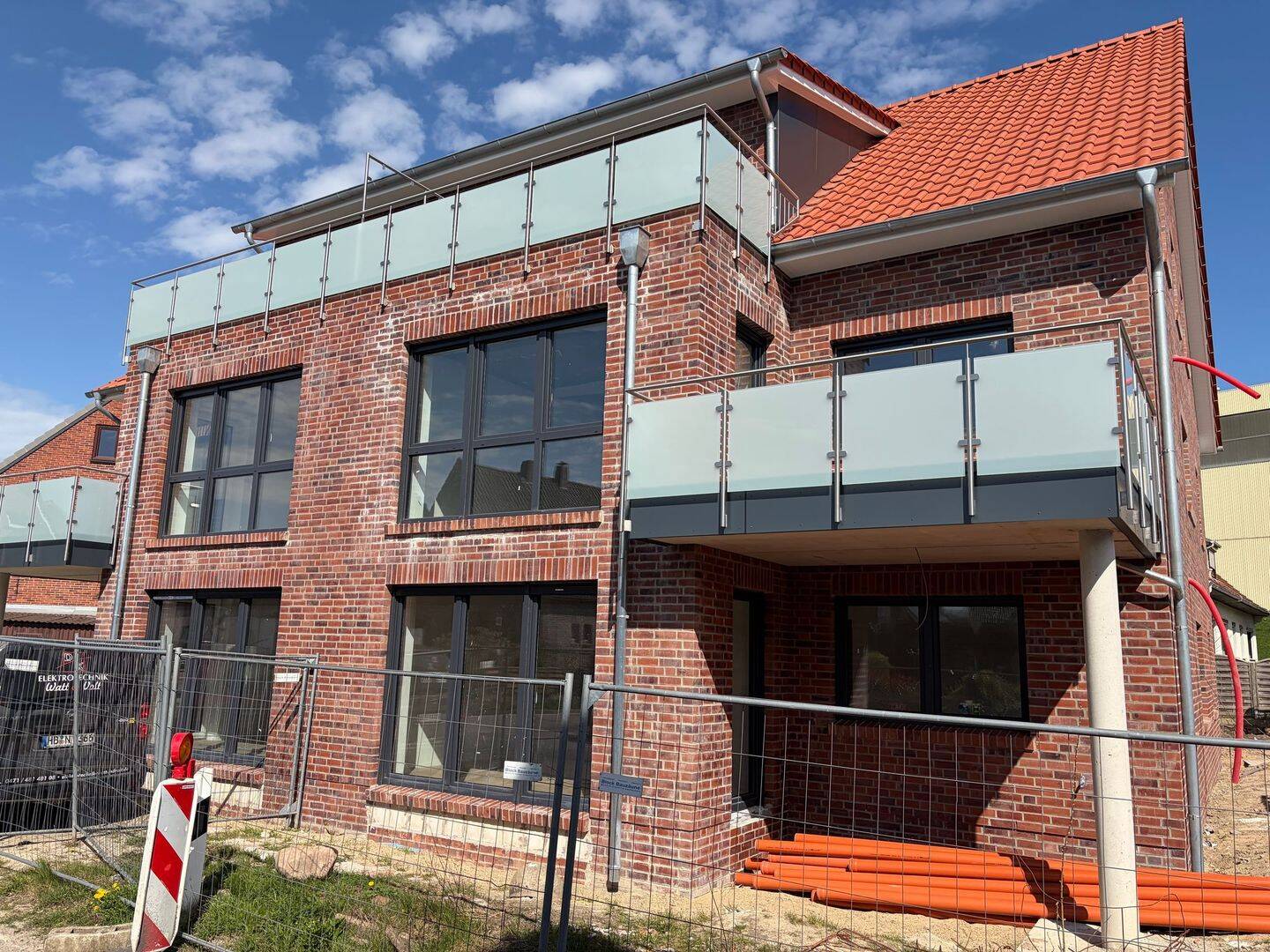 Moderne 3-Zimmer-Dachgeschosswohnung im KfW-Effizienzhaus 40 mit Balkon & Stellplatz, 27809 Lemwerder