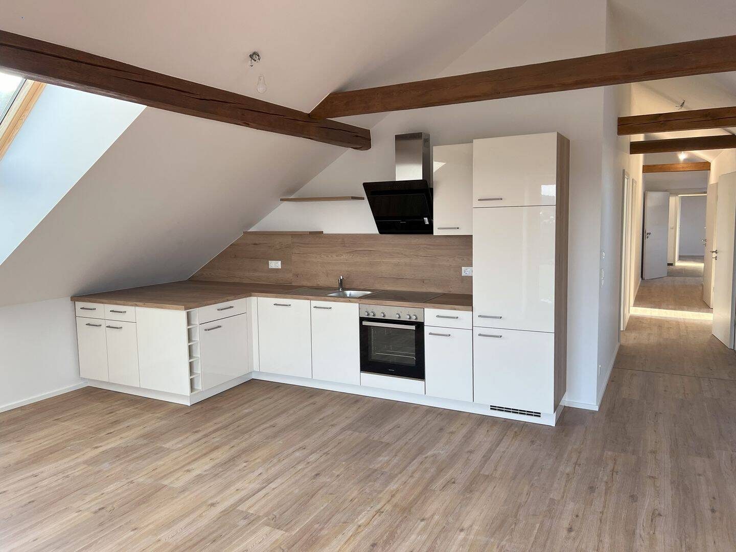 3-Zimmer Wohnung mit Balkon und Einbauküche, 2.OG/DG, Aufzug, 94513 Schönberg