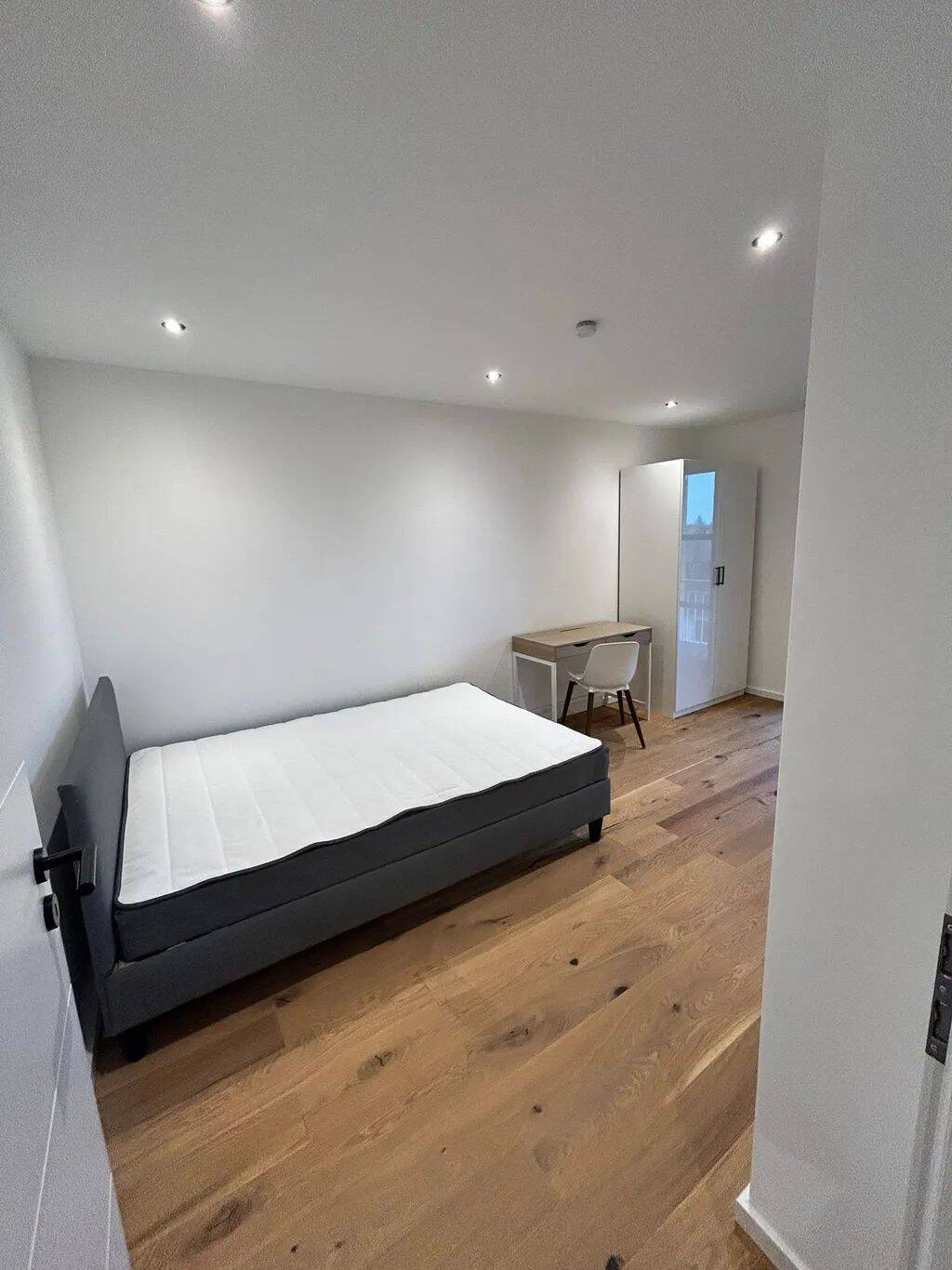 WG-Zimmer mit viel Platz ab sofort frei ! / Jaspersallee 27, München / 3.OG / WE47 / Zi.4, 81245 München (Aubing-Lochhausen-Langwied Pasing-Obermenzing)