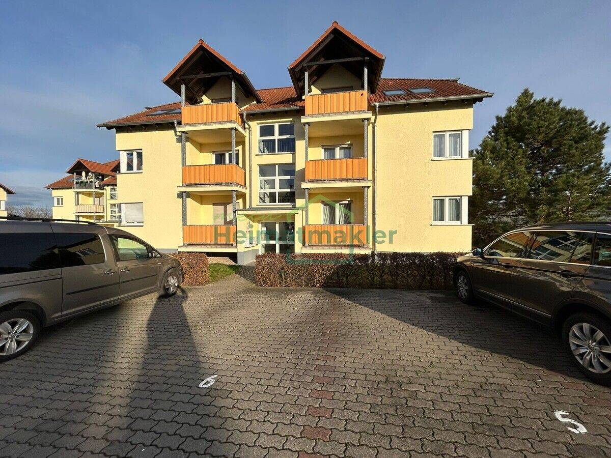 Möblierte Einraumwohnung mit Balkon – Erstbezug nach Sanierung, 6766 Bitterfeld-Wolfen