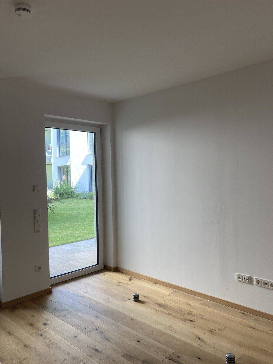 Schöne 2-Zimmer Wohnung mit Garten im Stadtzentrum! – 94469 Deggendorf – Bild 1 von 10