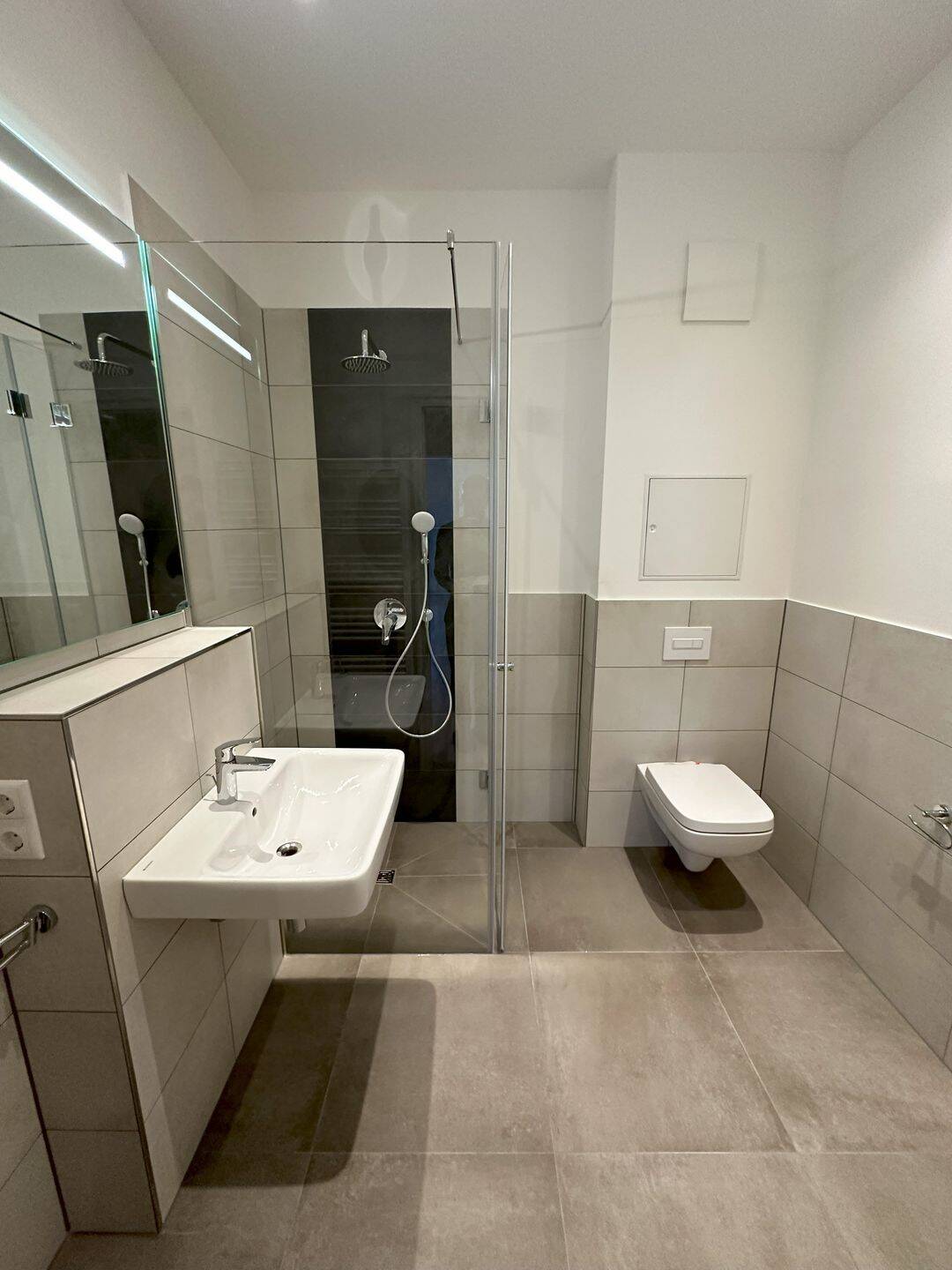 Luxuriöser Wohntraum in hochwertig sanierten Apartment mit Loggia, Parkett, Abstellraum, Einbauradio, Duschbad, 9306 Rochlitz