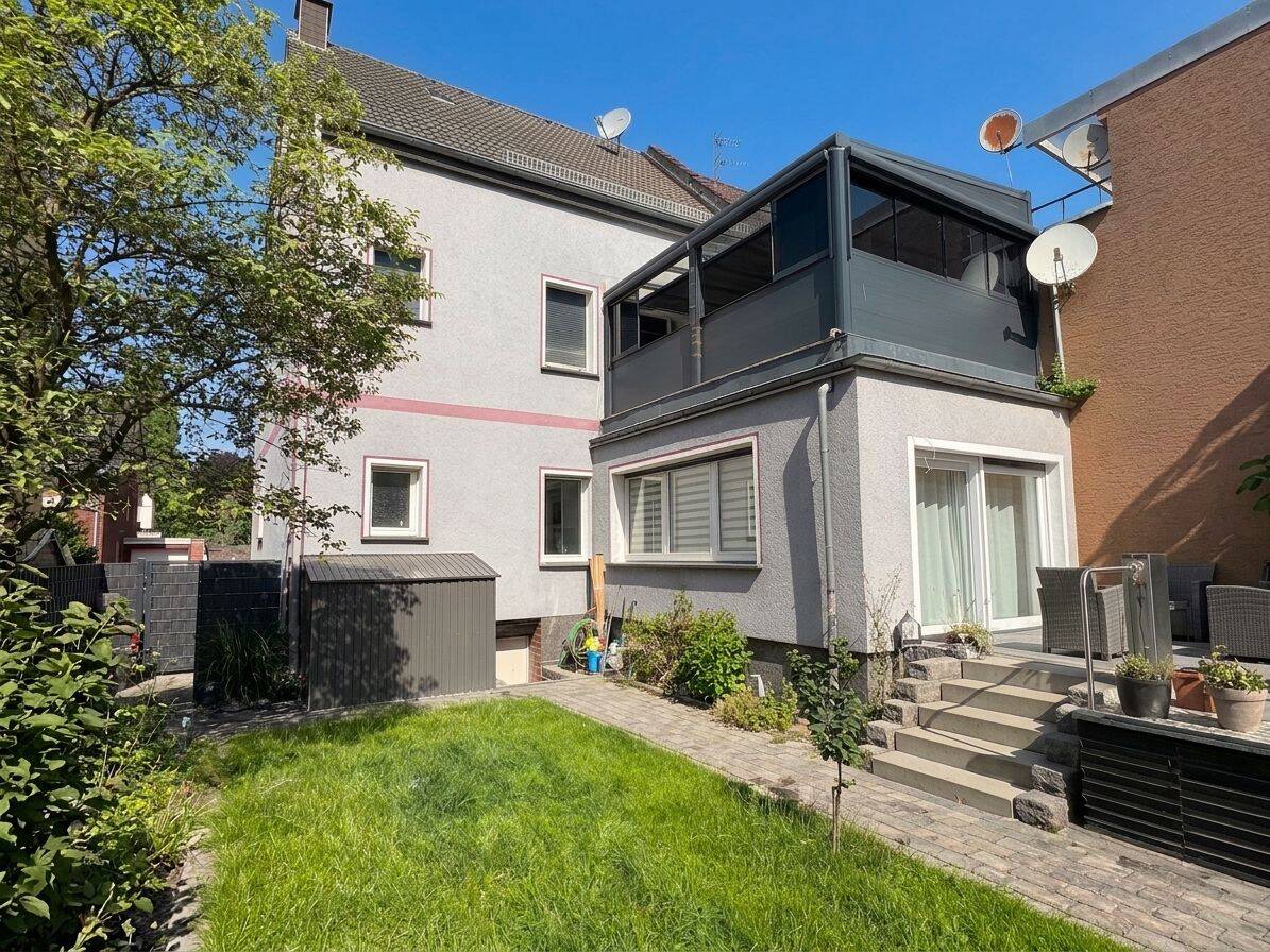 Wohnen mit Freiraum: Modernes Zweifamilienhaus mit besonderem Wohnkomfort im Ahlener Westen!, 59227 Ahlen