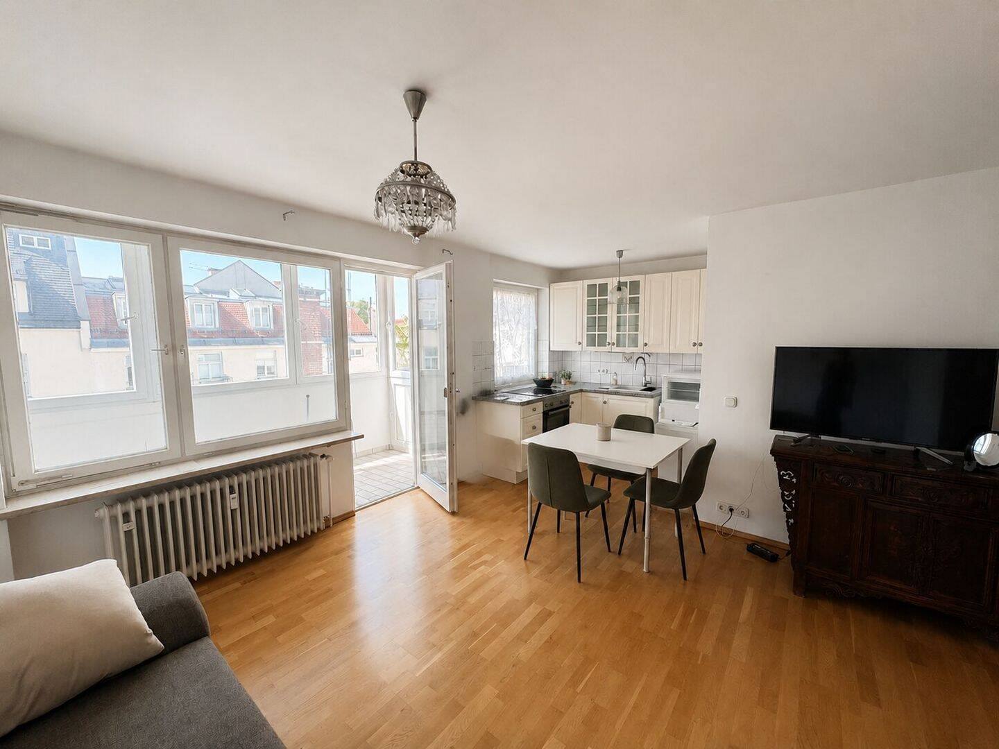 AIGNER – Charmantes Apartment mit Süd-Loggia und durchdachtem Grundriss in Sendling, 81371 München (Sendling Thalk. Obersendl.-Forsten-Fürstenr.-Solln)