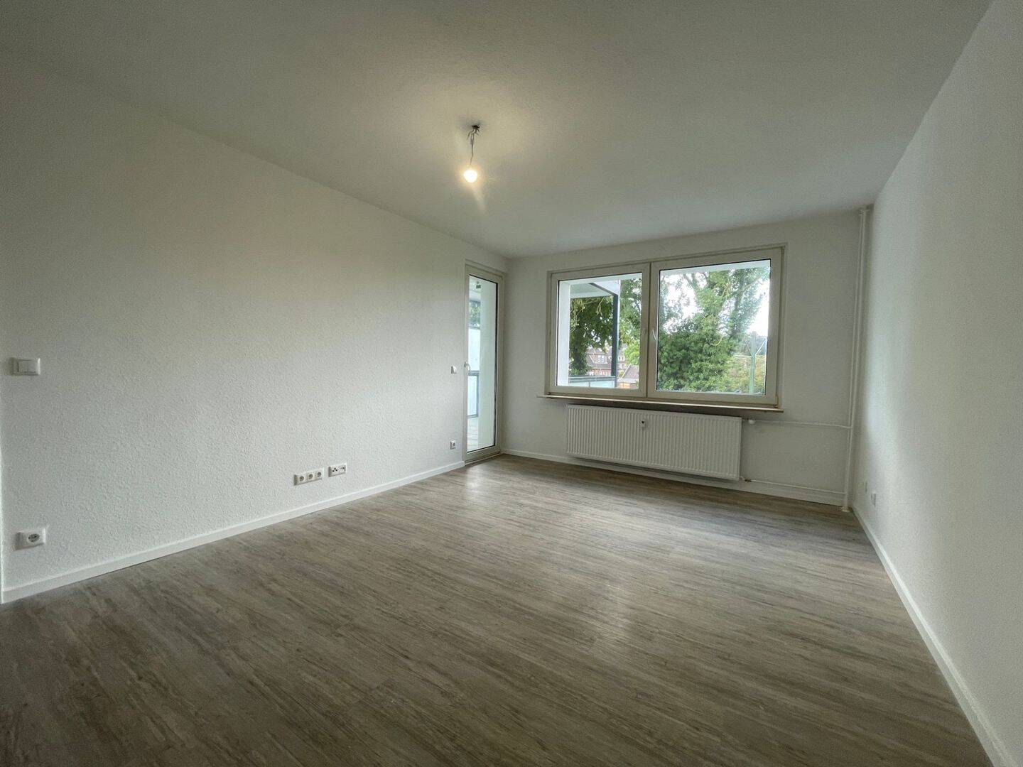 Bezugsfertige Wohnung mit großem Balkon, 47178 Duisburg (Alt-Walsum Overbruch Vierlinden)