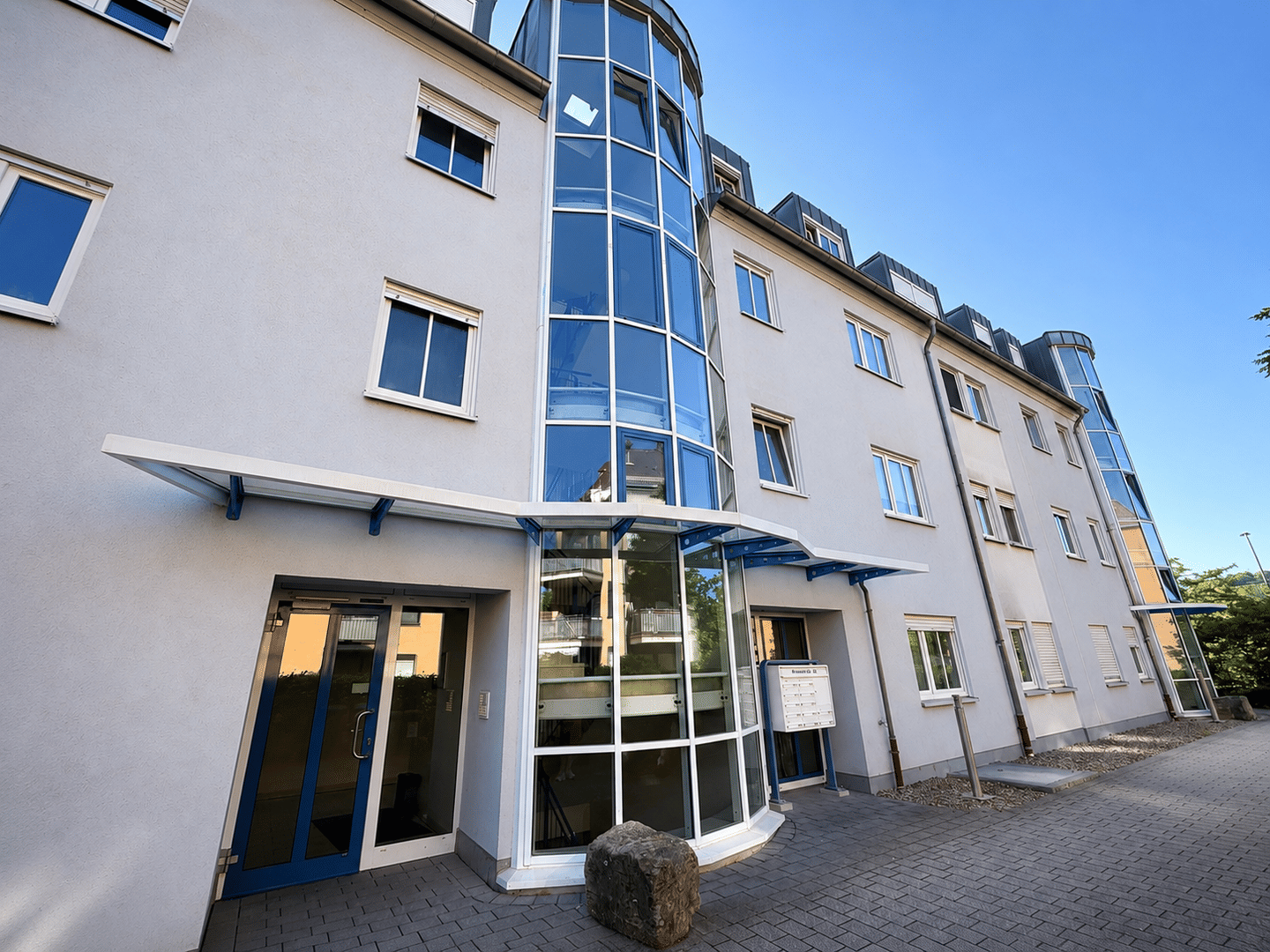 Helle 2-Zimmer-Wohnung (51 m²) mit Balkon & TG-Stellplatz in Würzburg-Zellerau, 97082 Würzburg (Altstadt Heidingsfeld Steinbachtal Zellerau)