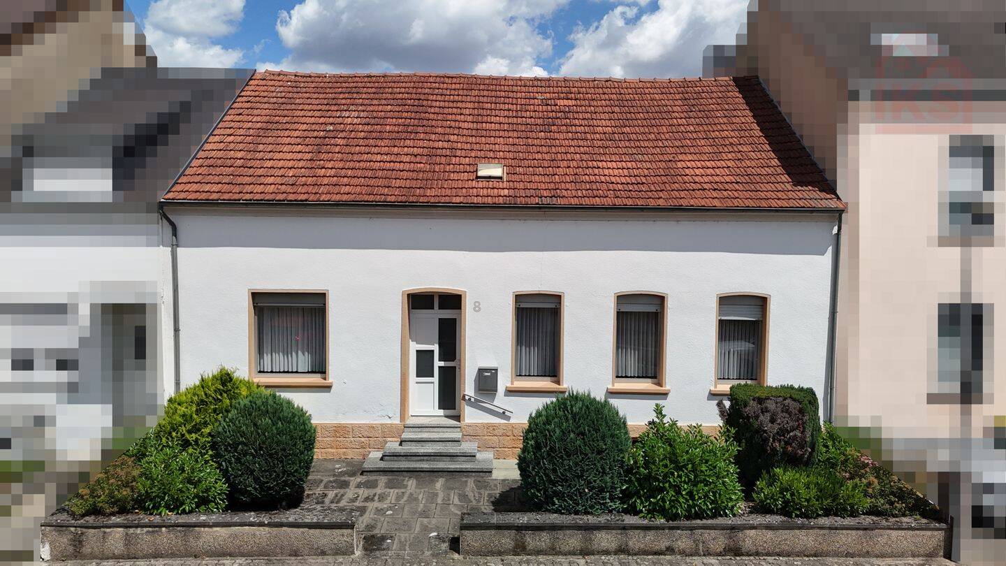Gepflegtes Reihenmittelhaus mit Garten und Ausbaupotenzial in zentraler Lage von Saarlouis, 66740 Saarlouis