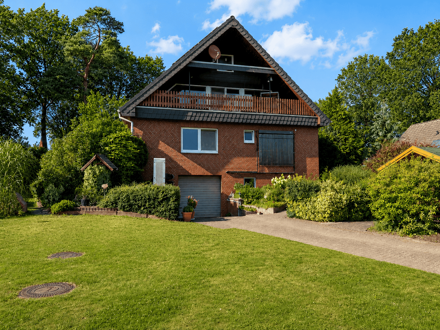 Wohnhaus mit Einliegerwohnung und modernem Energiekonzept in Buchholz i.d.N., 21244 Buchholz in der Nordheide